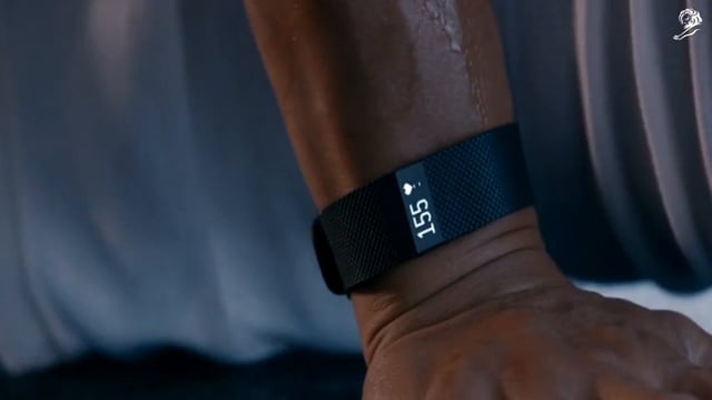 「何もしない」を可視化したら、PJ売上は伸びた / JOE BOXER「INACTIVITY TRACKER」 メインシーン