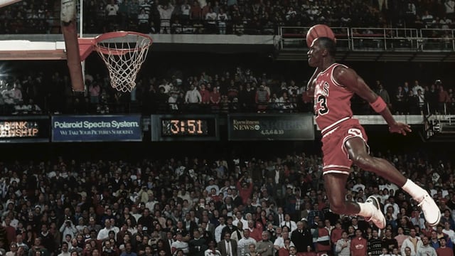 世界初は、スニーカーから始まった / JORDAN BRAND「A/R JORDAN」 メインシーン