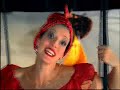 バーガーを歌って踊る、2006年のハチャメチャ / BURGER KING「WHOPPERETTES」 シーン 2