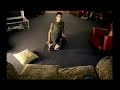ソファが追いかけてくる / Reebok「Escape The Sofa」 シーン 3