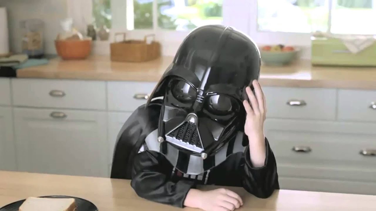 スーパーボウルのルールを変えたミニ・ダース・ベイダー / Volkswagen「The Force」 メインシーン