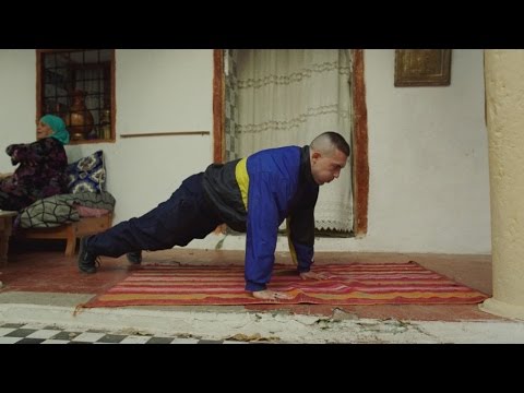 30秒泣き続ける男から始まる、帰郷の物語 / THE BLAZE「TERRITORY」 メインシーン