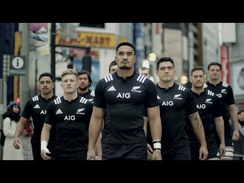 いきなりタックルされても、助かるならOKなのかもしれない / AIG Japan「#TackleTheRisk」 メインシーン