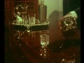 1962年、グラスが恥ずかしがった / JOHNNIE WALKER「BASHFUL GLASSES」 シーン 2