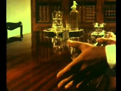 1962年、グラスが恥ずかしがった / JOHNNIE WALKER「BASHFUL GLASSES」 メインシーン