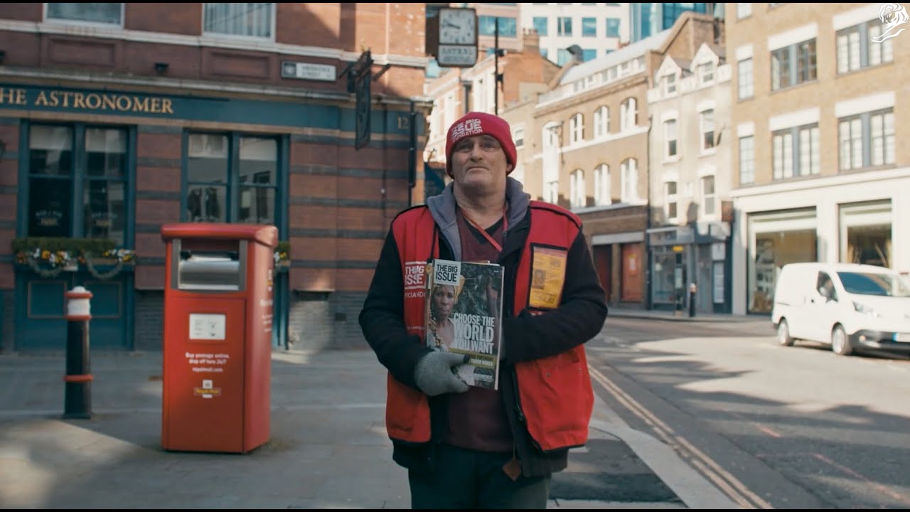 路上に立てなくなった人々を、ビジネスパーソンに変えた / The Big Issue & LinkedIn「Raising Profiles」 メインシーン