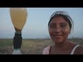 ペットボトルのキャップが、井戸水を飲み水に変えるクマ / FILSA COLOMBIA「FILTER CAPS」 シーン 4
