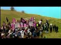 たった10回の放送で広告史に刻まれた / BRITVIC Tango「SAINT GEORGE」 シーン 4