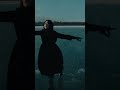 氷の上で震えながら、何かを信じた / 宇多田ヒカル「何色でもない花」 シーン 2