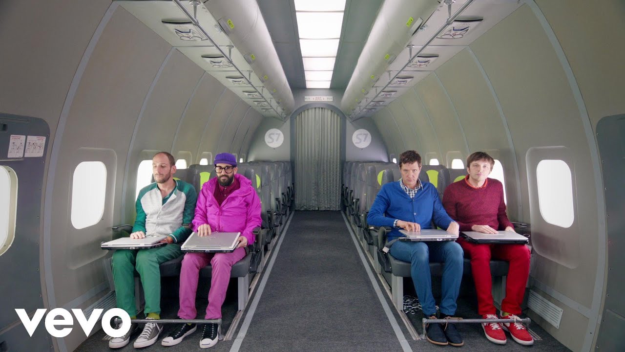 10年越しの夢を、27秒×8回で叶えた / S7 Airlines × OK Go「Upside Down & Inside Out」 メインシーン