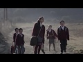 教科書に挟まれた2mmの穴が、子どもたちの未来を変える / Save the Children & Santillana「Paper Glasses」 シーン 4