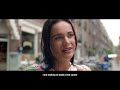 バーの裏口が、ハイネケン本社の正面玄関につながっていた / HEINEKEN「BAR EXPERIENCE」 シーン 2