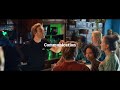バーの裏口が、ハイネケン本社の正面玄関につながっていた / HEINEKEN「BAR EXPERIENCE」 シーン 3