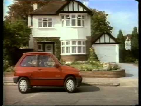 これは、犬のカーペットです / VAUXHALL「CAR PET」 メインシーン