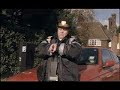 駐車監視員が、人を蹴る。 / APPEALNOW.COM「KICKING」 シーン 3