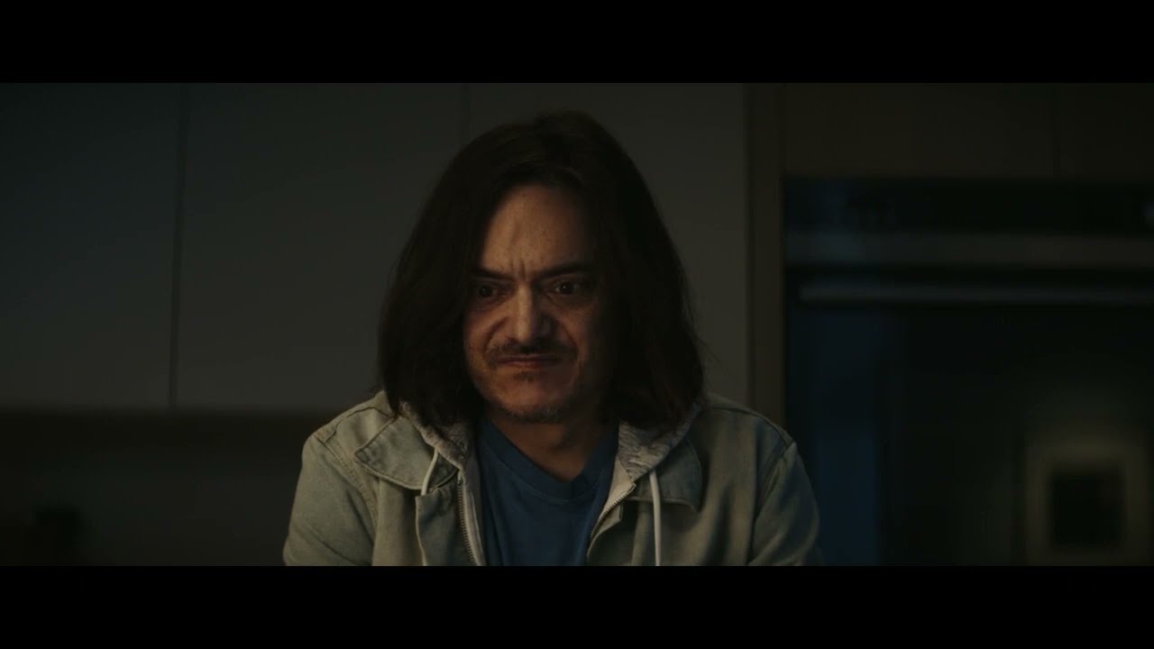 死んでると思ったら生きていた / Apple「R.I.P. LEON」 メインシーン