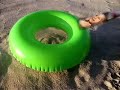 最後の一滴まで、ボトルの中まで / Pepsi-Cola「INNER-TUBE」 シーン 4