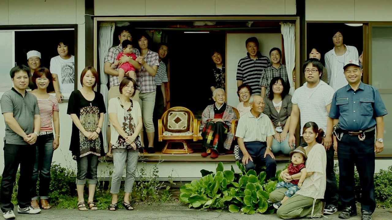 人の分だけ、物語がある。 / ライオン「タイムスリップ家族」 メインシーン