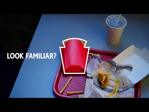 フライドポテトの箱を見るたび、もう戻れなくなるクマ / HEINZ「LOOK FAMILIAR?」 メインシーン