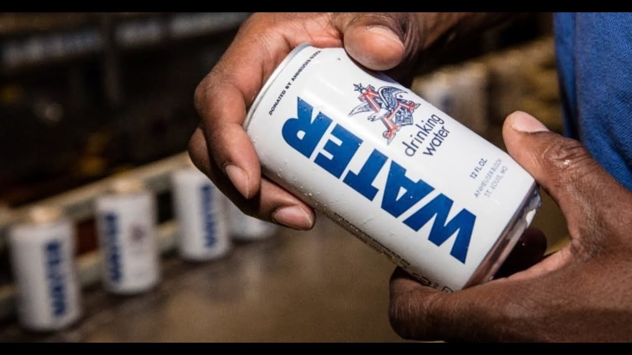 ビールを、水に変える / ANHEUSER-BUSCH「TURNING BEER INTO WATER」 メインシーン