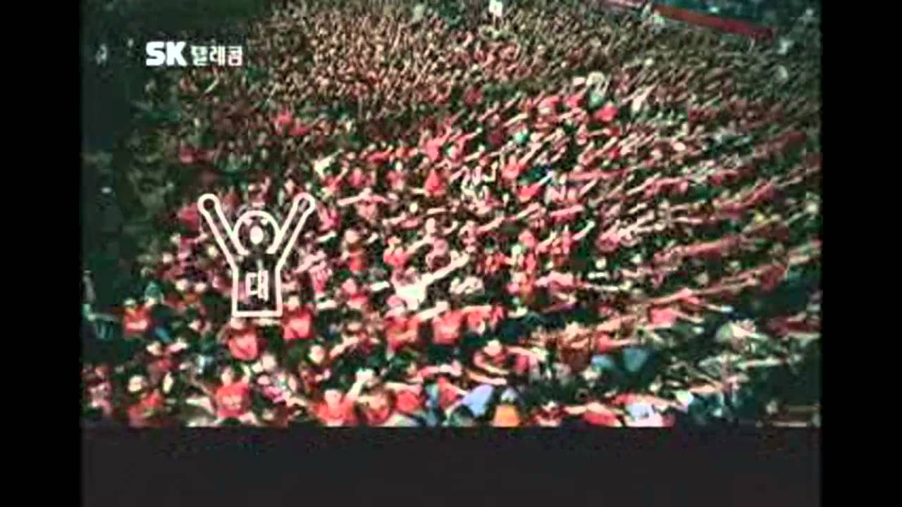 The Red T-Shirt That Painted a Whole Country One Color / SK TELECOM "Be the Reds"
