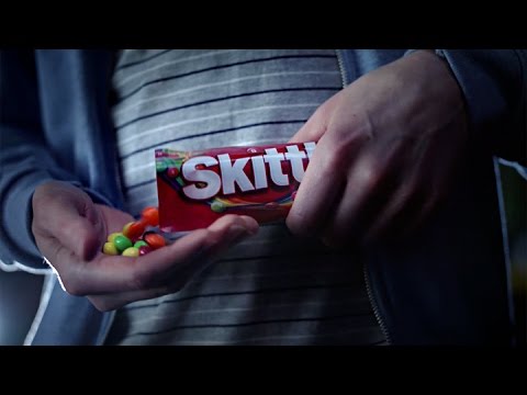 指のやつでおなじみ、今年も安定してた / Skittles「Romance」 メインシーン