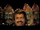 段ボールの看板が、映画スターから政治家へ。そして crow だけが残った / The Times of India「A Day in the Life of Chennai」 メインシーン