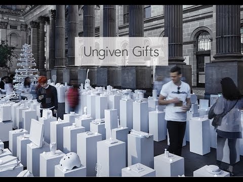 209個の、渡されなかったプレゼント / Transport Accident Commission「Ungiven Gifts」 メインシーン
