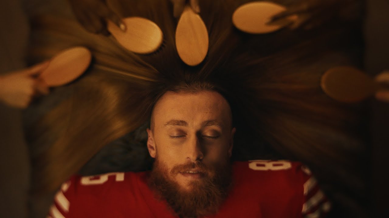 タイトエンドを、リラックスさせてあげてください / Novartis「RELAX YOUR TIGHT END」 メインシーン
