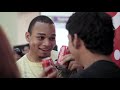 友達がいないと、コーラが買えない / コカ・コーラ「THE FRIENDSHIP MACHINE」 シーン 4