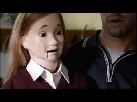 誰も見ていないふりをする日常 / NSPCC「Ventriloquist」 メインシーン