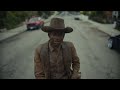 ジャンルという檻を、馬に乗って蹴り飛ばした / Lil Nas X「Old Town Road (Official Movie) ft. Billy Ray Cyrus」 シーン 2