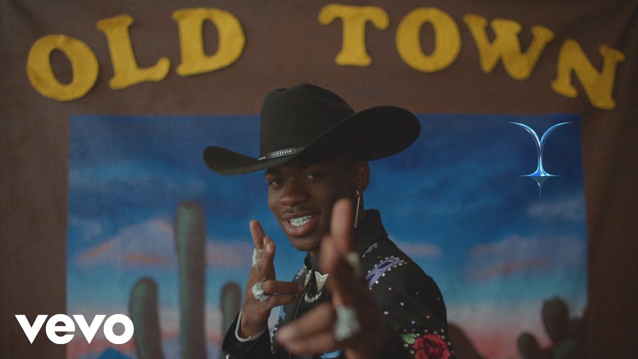 ジャンルという檻を、馬に乗って蹴り飛ばした / Lil Nas X「Old Town Road (Official Movie) ft. Billy Ray Cyrus」 メインシーン