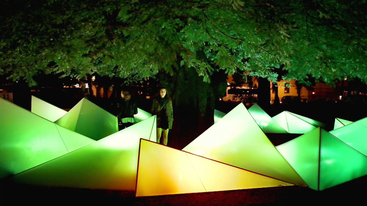 栗が落ちるたび、木が歌い出した / FRIENDS OF THE EARTH「TREE CONCERT」 メインシーン